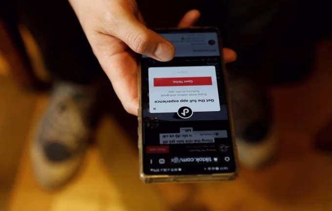 Shqipëria heq ndalimin njëvjeçar të TikTokut