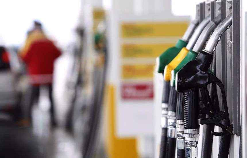 Çmimet e naftës rriten sërish pas sulmeve të SHBA së mbi ishullin Kharg